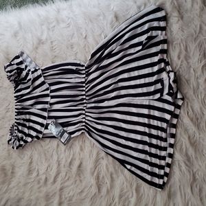 Small striped rompers nwt